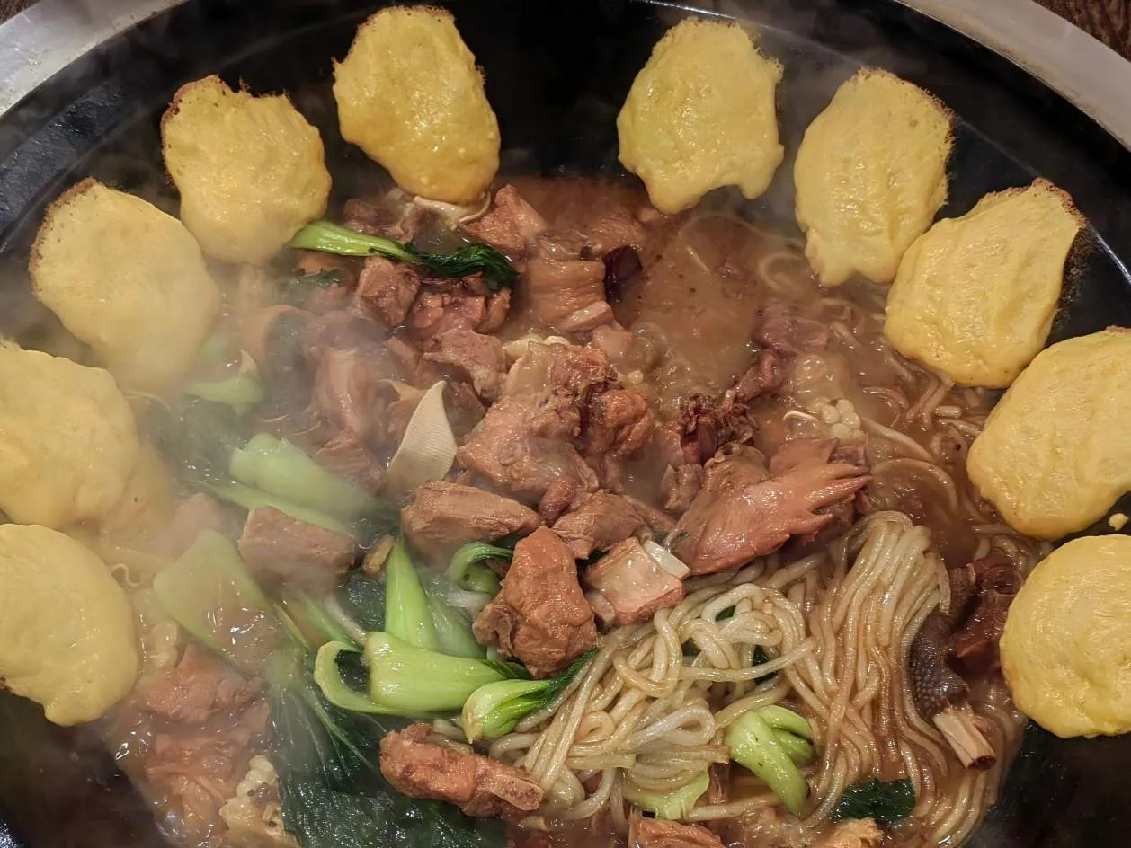 မန်နေဂျာအမျိုးသားများသည်အပိုအစားအစာများကိုအပိုအစားအစာများပေးထားသည်