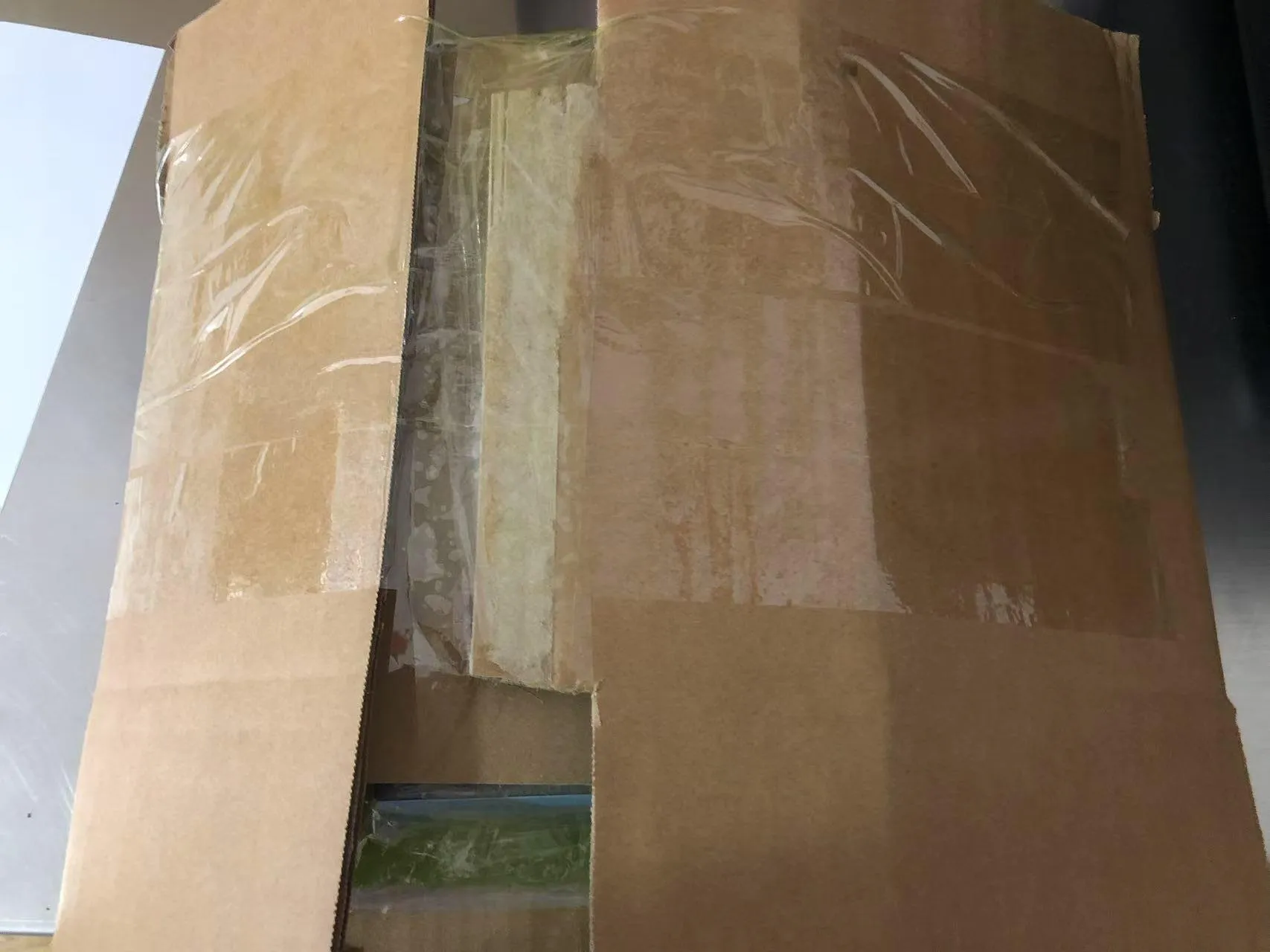 အိတ်ဆောင်ကလေး၏စတစ်ကာစာအုပ်များကိုယူဂန်ဒါသို့ပို့ခြင်း၏တိုးတက်မှု