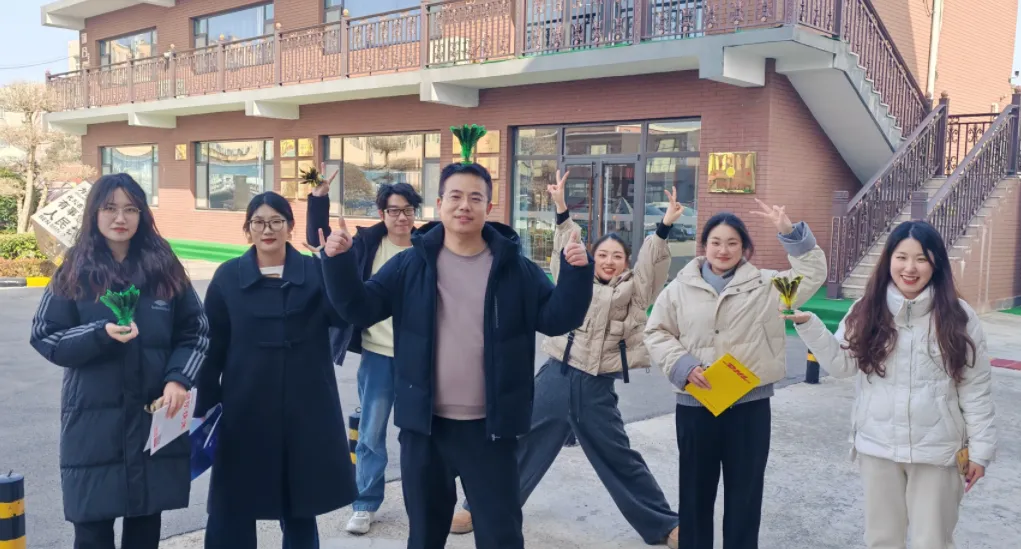 နေ့လယ်စာ ခေတ္တအနားယူခြင်းသည် Shuttlecock ပျော်စရာဖြင့် ရုံးကို ခွန်အားဖြစ်စေသည်။