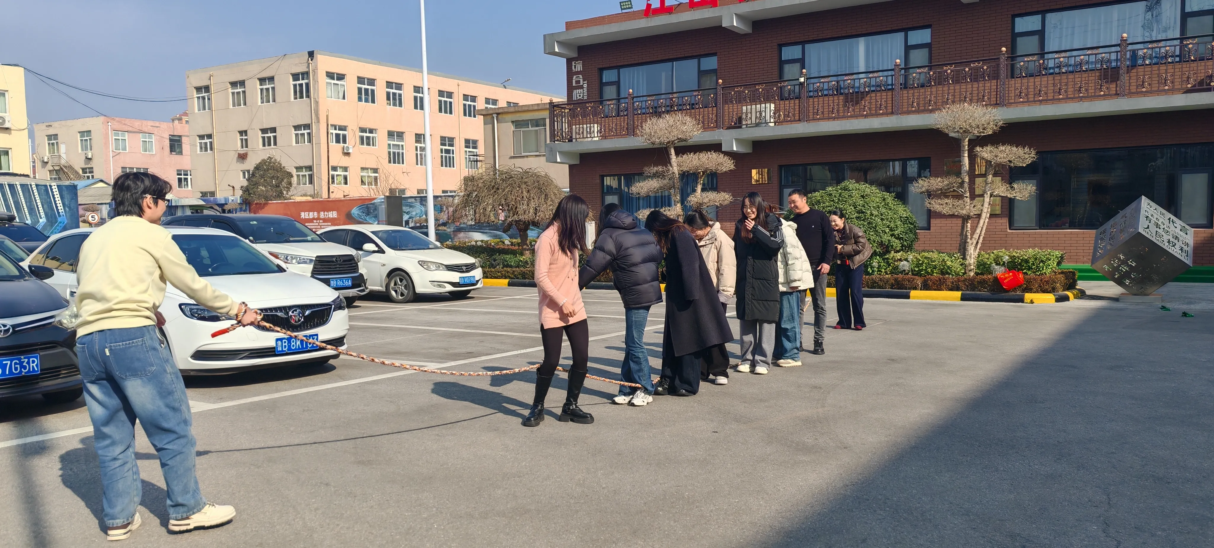 JOJO Pack တွင် Team Spirit တက်ကြွနေပါသည်။