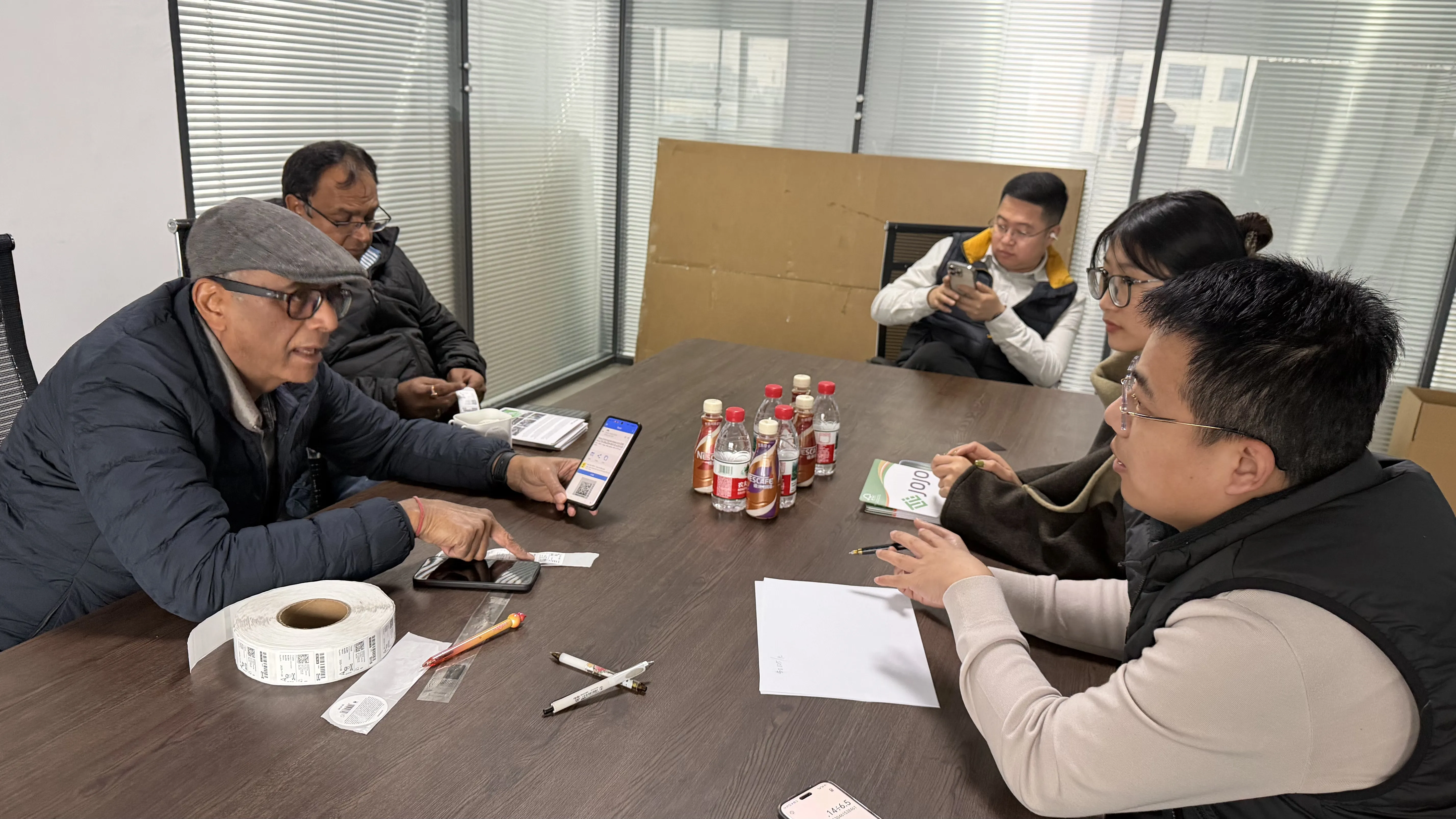 ကျွန်ုပ်တို့၏စက်ရုံသို့လာရောက်လည်ပတ်ရန်ဖောက်သည်များအားနွေးထွေးစွာကြိုဆိုပါသည်။